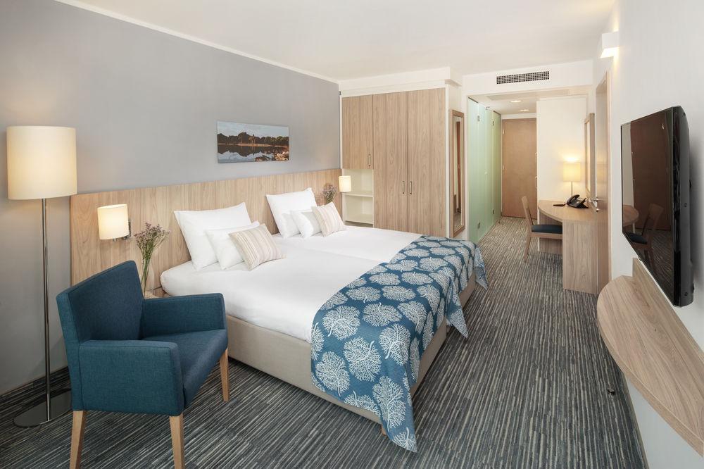 Valamar Isabella Island Resort Пореч Екстериор снимка